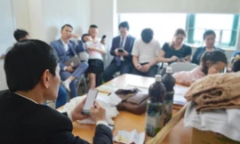 Mang theo con nhỏ tụ tập sinh hoạt 'Hội thánh Đức chúa trời mẹ' tại chung cư hạng sang