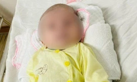 Bé sơ sinh uốn ván nguy kịch vì gia đình dùng kéo tự cắt rốn tại nhà