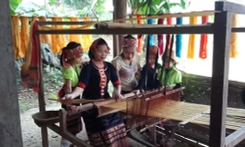 Xây dựng chuỗi giá trị thổ cẩm giúp phụ nữ miền núi thoát nghèo