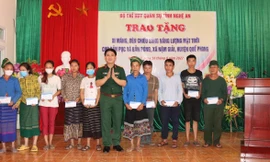 Giúp xã biên giới thoát nghèo bằng nhiều việc làm thiết thực