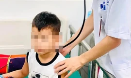 Bé trai 4 tuổi đuối nước ngừng tim được cứu sống thần kỳ 