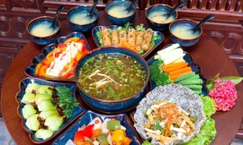 Mâm cỗ cúng rằm tháng Bảy online hút khách 