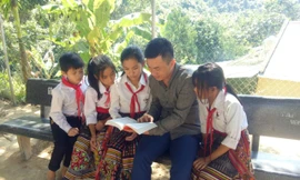 Thầy giáo trẻ là Đảng viên, miệt mài gieo chữ nơi 'ốc đảo'