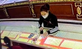 Cô gái 9x liều lĩnh đến nhiều tiệm vàng đánh tráo và cướp giật