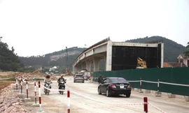 Bảo vệ thi công cầu vượt Diễn Đoài trên cao tốc Nghi Sơn - Diễn Châu từ ngày 7/7