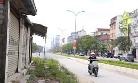 Cận cảnh tuyến đường hơn 300 tỷ đồng dang dở ở phố biển