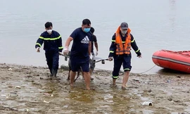 Tìm thấy thi thể thanh niên nhảy cầu Bến Thủy