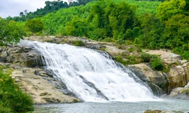 Người phụ nữ ở TP Vinh mất tích khi tắm thác Sao Va