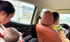 CSGT dùng xe đặc dụng chở cháu bé bị co giật, tím tái đi cấp cứu