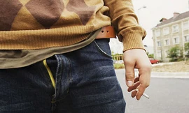 Giãi mã hành vi thích khoe 'của quý', ngửi đồ lót nữ