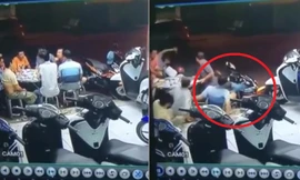 Xe máy lao vào bàn nhậu khiến dân mạng cười chảy nước mắt