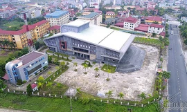 Sân khấu nhà hát trăm tỉ ở Hà Nội chưa bao giờ lên đèn