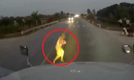 Cụ ông sang đường như trong sân nhà và cú phanh thần thánh của contain