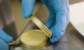 Có gì trong hộp trứng cá giá 2,6 tỷ đồng, đắt hơn siêu xe Porsche 911?