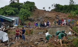 Nha Trang sạt lở: 'Quả bom nước' nổ trên đồi vùi chết cả nhà cô giáo