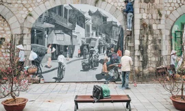 Chiêm ngưỡng tường bích họa trên phố Phan Đình Phùng, Hà Nội