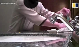 Camera ẩn tiết lộ bí mật kinh hoàng trong loạt khách sạn hạng sang