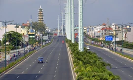 Thênh thang con đường rộng 60m, 10 làn xe ở Thủ đô