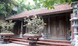 Căn nhà gỗ sưa đỏ được trả giá trăm tỷ, chủ nhân vẫn không bán