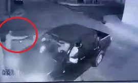 Cầm súng đi cướp bất thành, bị nạn nhân bắn gục