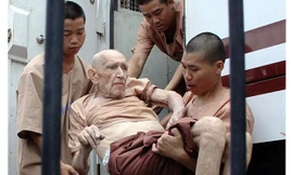 Khênh cụ ông 93 tuổi tới tòa để xử vụ cưỡng hiếp bốn chị em gái