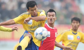 Việc VTC ghi hình phát sóng trận V.Ninh Bình-TĐCS Đồng Tháp cuối tuần qua bị TTAV cho là vi phạm bản quyền truyền hình. Ảnh: VSI