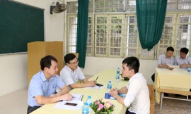 Sinh viên được phỏng vấn tại các gian hàng của VNPT