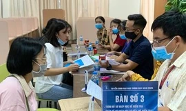 Thí sinh tấp nập về các trường Đại học xác nhận nhập học