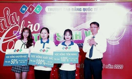 Cựu sinh viên nhắn nhủ “thế hệ tiếp nối” trong gala chào K