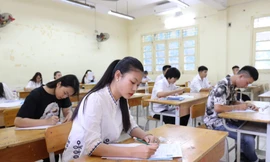 Nghỉ học dài ngày vì dịch COVID-19: Kiểm tra đánh giá học kỳ II giảm 1/3 đầu điểm