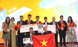 Đội tuyển Việt Nam tại lễ trao giải