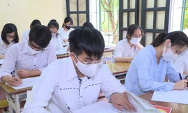 Chưa thể giao thi tốt nghiệp THPT cho địa phương