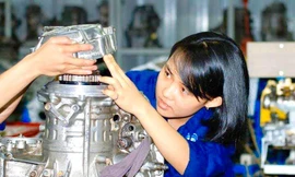 Sinh viên trường ĐH Sư phạm Kỹ thuật TPHCM đang thực hành. Ảnh HCMUTE