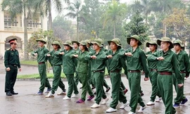 Lương lao động theo ngành an ninh quốc phòng đang giữ vị trí đầu bảng