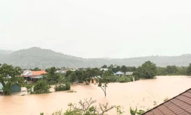 Trường Đại học hỗ trợ sinh viên vùng lũ 10 triệu/người