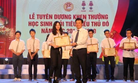 Tuyên dương 1000 học sinh tiêu biểu thủ đô