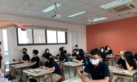 Trở lại trường sau 3 tháng nghỉ vì dịch: Khoảnh khắc không thể nào quên