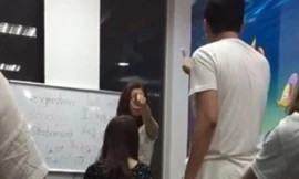 Giáo viên Nguyễn Thị Kim Tuyến mới chỉ cung cấp được bằng kế toán. ảnh cắt từ clip