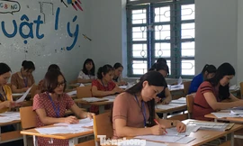 Chấm thi tự luận môn Ngữ văn