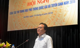 Bộ trưởng Bộ GD&ĐT Phùng Xuân Nhạ phát biểu tại hội nghị