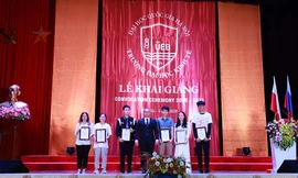 Trên 1,5 tỷ đồng trao học bổng cho sinh viên