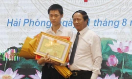 Thưởng 'nóng' 500 triệu đồng cho học sinh đạt huy chương vàng Olympic quốc tế