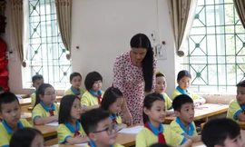 Giáo viên được 'giải thoát' khỏi yêu cầu chứng chỉ tin học, ngoại ngữ