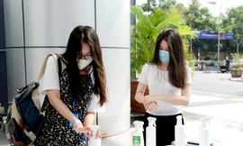 Yêu cầu sinh viên đang ở Đà Nẵng, Quảng Ngãi không được đến trường 