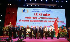 Trường ĐH Thủy lợi đón Huân chương Lao động hạng Nhất 