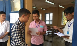 Gọi thí sinh vào làm thủ tục dự thi