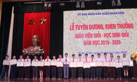 Tuyên dương giáo viên giỏi, học sinh giỏi quân Hoàn Kiếm