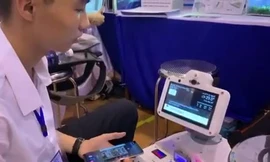 Robot quản gia của học sinh Trà Vinh