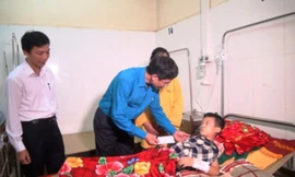 Cần có bảo vệ, xây dựng tường rào theo quy chuẩn sau vụ 5 học sinh bị đâm