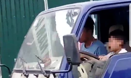 Phạt chủ phương tiện 8 triệu vì để bé trai 10 tuổi lái xe trên phố